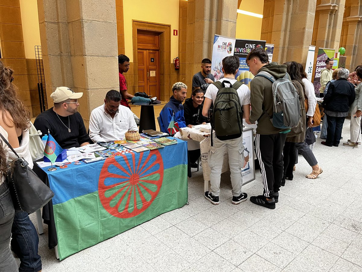 DeustoCampus's tweet photo. Da comienzo la #Feriadevoluntariado en @deusto #Bilbao con más de 60 stands de asociaciones, ONGs y fundaciones. https://t.co/QW7BngyANL