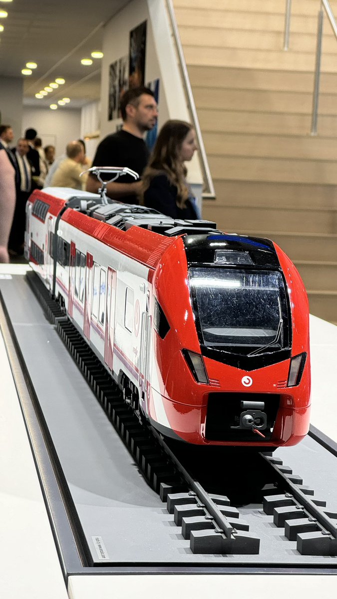 Simply_Railway's tweet image. Earlier this week, I was in Berlin for the world’s largest trade fair for the railway industry—the 2024 edition of #InnoTrans 🚆

Here’s a thread 🧵 👇