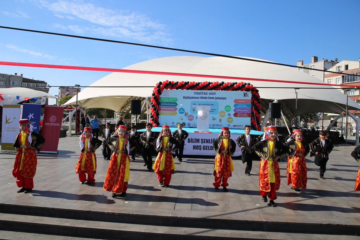 TÜBİTAK 4007-Bilim Şenlikleri Destekleme Programı kapsamında Küçükçekmece Fevzi Çakmak Meydanında “Küçükçekmece Bilimin İzinde Şenleniyor” adlı sergi açılışı, Kaymakamımız Mustafa Anteplioğlu’nun katılımı ile yapıldı. #KüçükçekmeceBilimŞenliği <a href="/tcmeb/">Millî Eğitim Bakanlığı</a> <a href="/Tubitak/">TÜBİTAK</a> <a href="/KcekmeceKymklik/">T.C. Küçükçekmece Kaymakamlığı 🇹🇷</a>