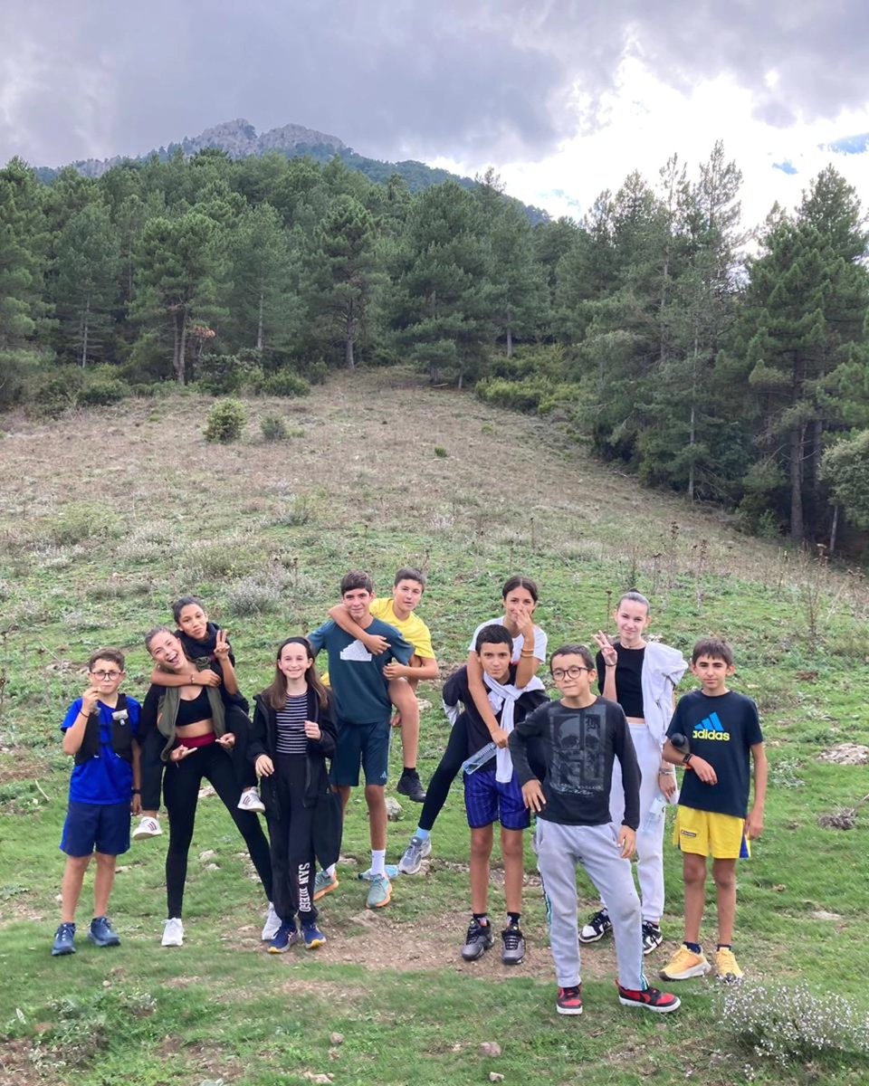 🌳 Hier après-midi, les collégiens de l'internat ont profité d'une belle balade à la 𝑃𝑜𝑖𝑛𝑡𝑒 𝑑𝑢 𝐶𝑜𝑟𝑏𝑒𝑎𝑢, accompagnés par Marc-Antoine, le manager de l'internat, et Marina, assistante d'éducation.