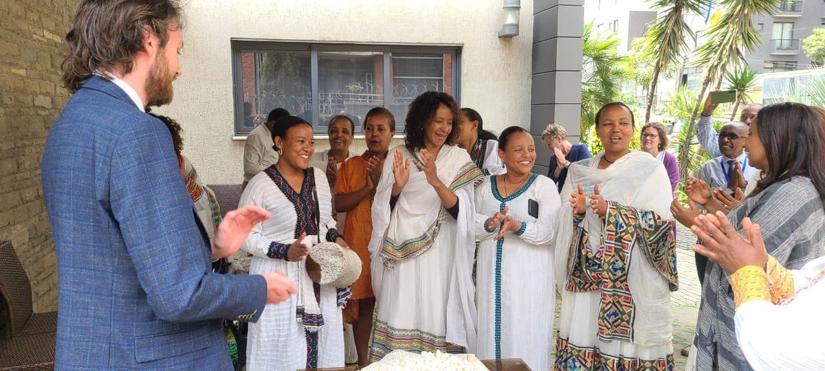 IrlEmbEthiopia's tweet photo. መልካም መስቀል from all at the Embassy of Ireland! 🇪🇹
#Meskel #Demera #Ethiopia https://t.co/zcJEFd5ceX