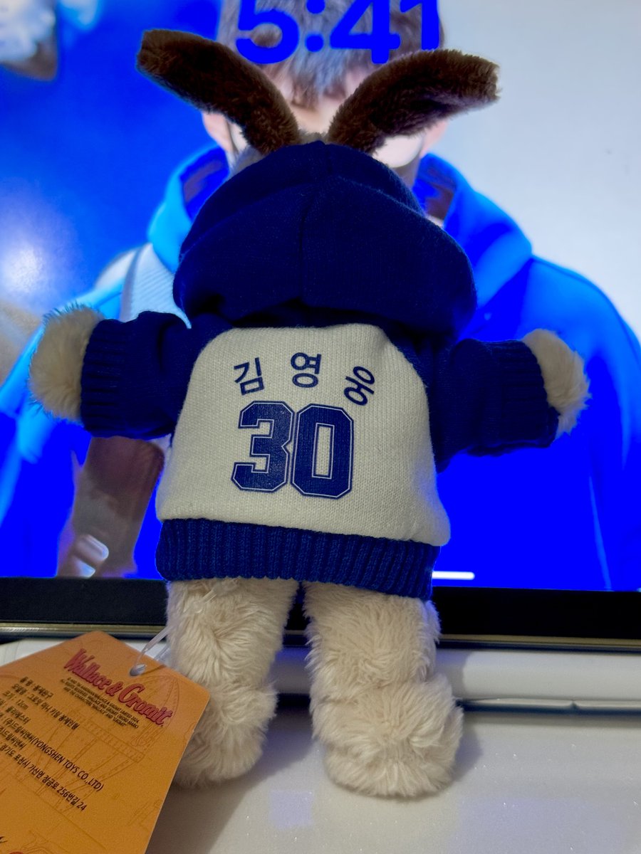 우리 영웅이가 너무너무 잘해주고 있기 때문에 1경기 남았지만 30홈런 기원하는 마음에서 웅로밋 1마리 #RT 이벤 갈깁니더😗ㅋ 

조건: 우리 영웅이를 응원하는 휀걸은 누구나💙
당발: 홈막 경기 후(직관가서 좀 늦어질수도 있어요)