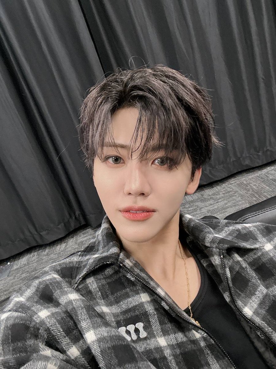 _NCTBUBBLE_'s tweet photo. [260924] JAEMIN BUBBLE 🐰💌

I arrived safely in Chicago 

What are you all doing?

Hamburger selcas 

I miss you too Czennies💚 https://t.co/p8owzLeySJ