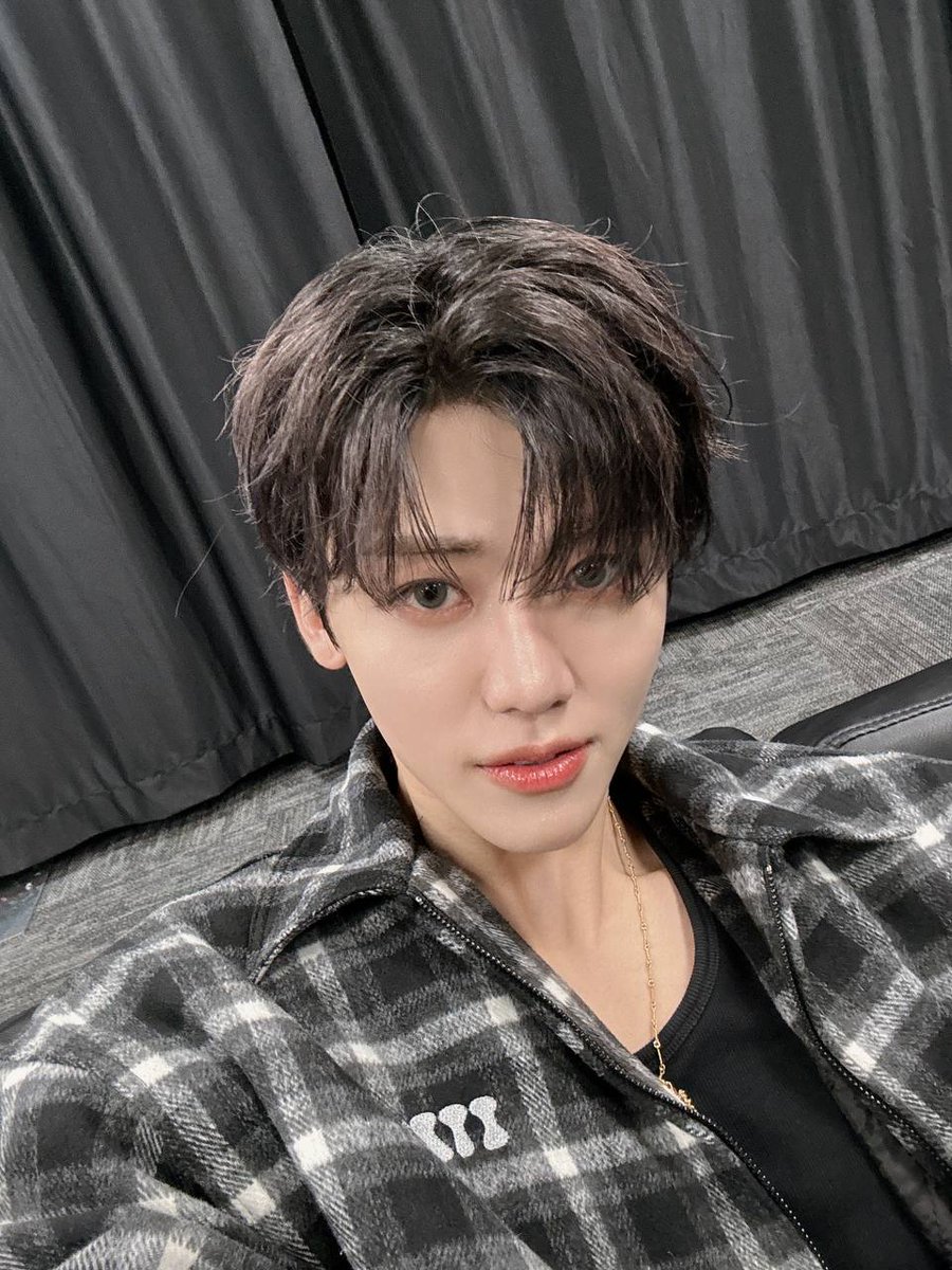 _NCTBUBBLE_'s tweet photo. [260924] JAEMIN BUBBLE 🐰💌

I arrived safely in Chicago 

What are you all doing?

Hamburger selcas 

I miss you too Czennies💚 https://t.co/p8owzLeySJ