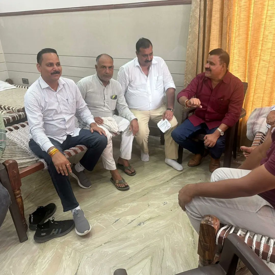 DevKasanaInc's tweet photo. गत दिनों हरियाणा में घरोंडा विधानसभा (करनाल ) से कॉंग्रेस प्रत्याशी श्री वीरेंद्र राठौड जी के साथ जनसंपर्क कर ज़्यादा से ज़्यादा संख्या में कॉंग्रेस के पक्ष में मतदान करने की अपील की। https://t.co/La8ffWaTPO