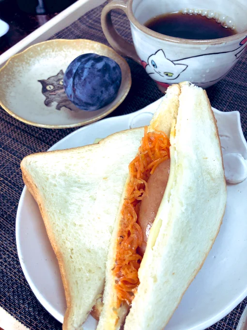 自分の気に入った食器で好きなものを食べる幸せ 