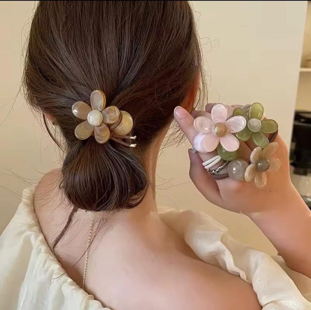 annieclass68's tweet photo. Visit 🔗https://t.co/NnB9loyPSi

💖Jelly color flower hair rope sweet💖

#hairstyle #hair #hairstylist #haircut #hairtransformation #beautiful #beauty

Join us: https://t.co/afg6xmYnXm https://t.co/jezcTIVV6J