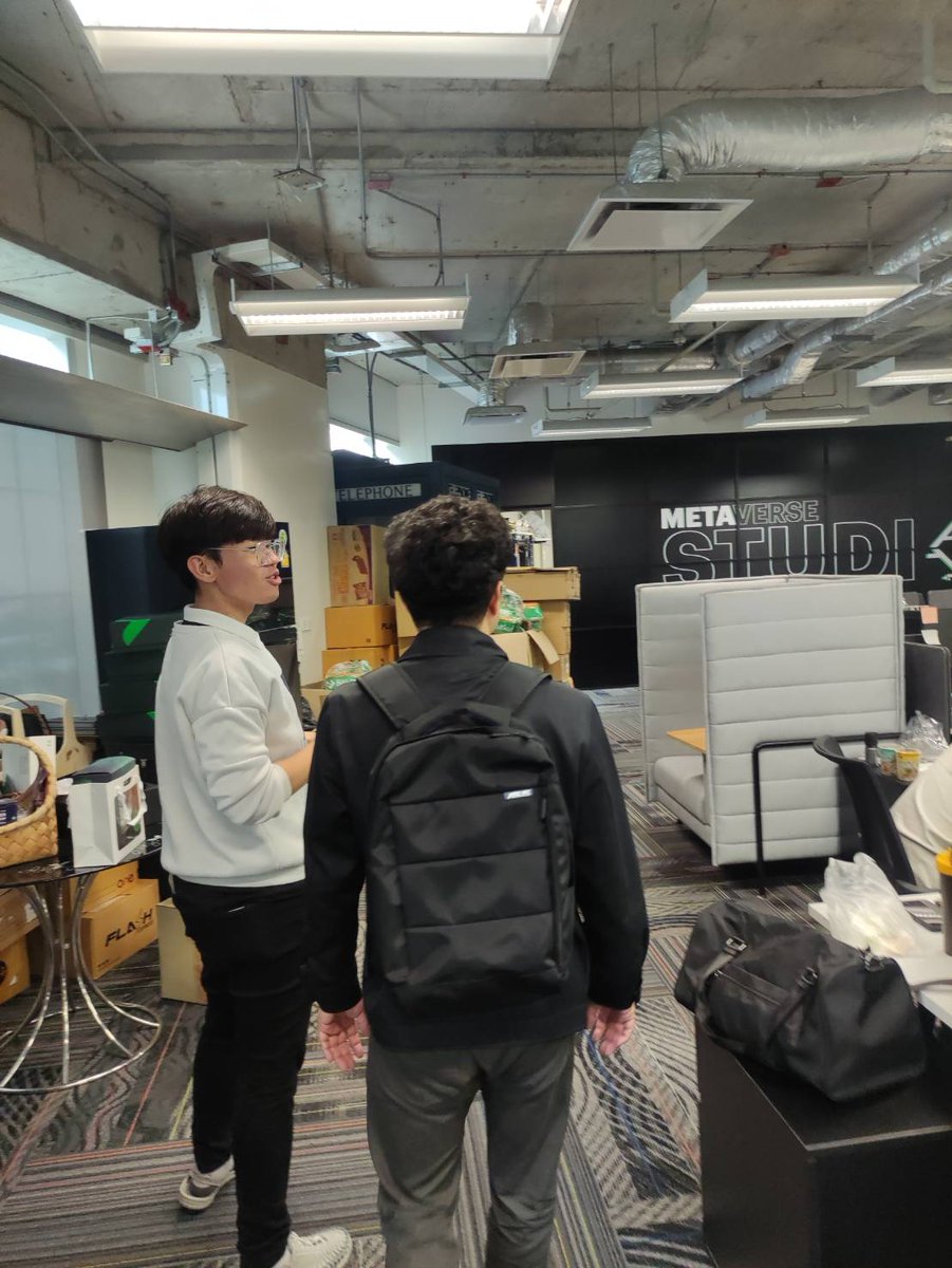 DCTOKEN1's tweet photo. 🙏ขอขอบคุณทีมงานBitkup ที่พาชมออฟฟิตต้องถือว่าน่าจะเป็นออฟฟิตในฝันของใครหลายๆคน สิ่งที่ผมได้จากการนำเสนอโปรเจกต์DC HALAL ในครั้งนี้คือ "คนเราไม่ว่าจะเป็นใครมาจากไหนก็ต้องกล้าที่จะฝันและต้องทำมันให้เป็นจริงให้ได้"
#bitkup #DeenCoin https://t.co/XR0DtR0AxO