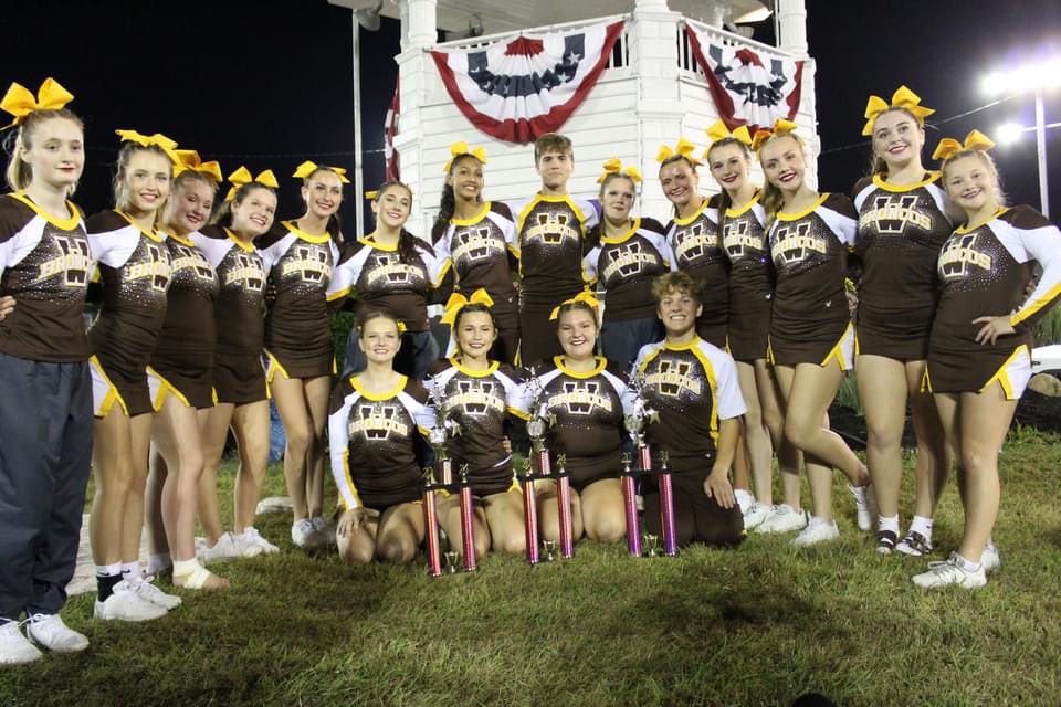 WB_cheerleading tweet picture