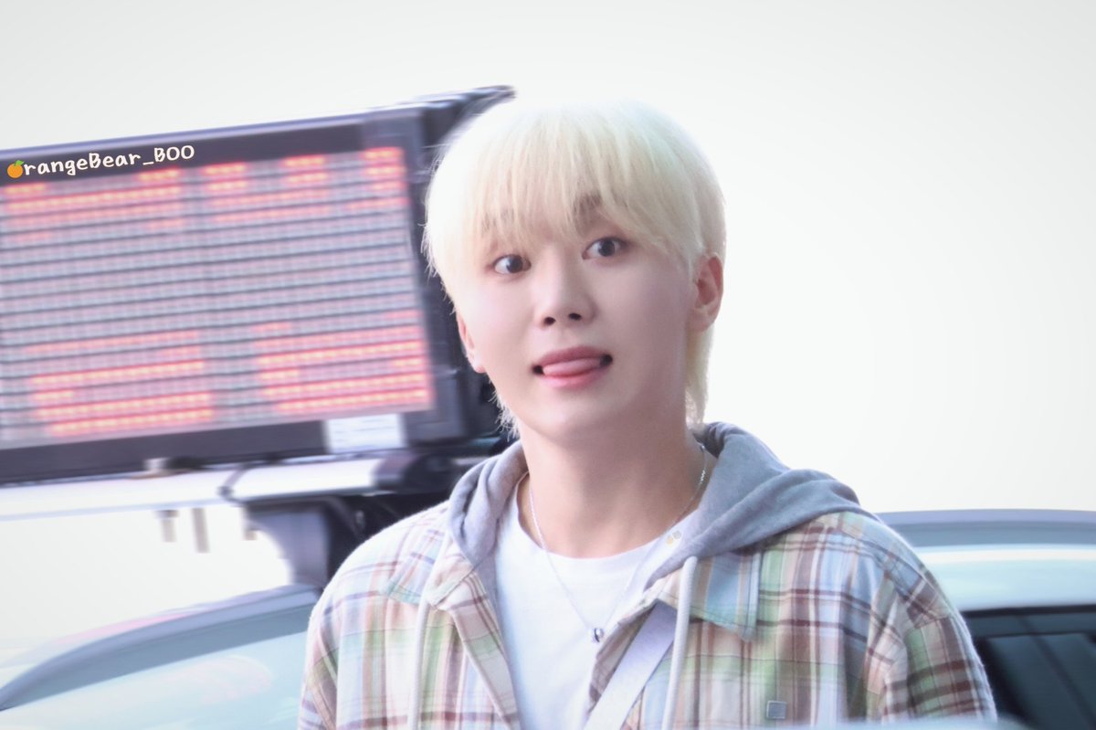 240926 ICN인천출국

와 팬들 엄청 많네! <놀란 민들레>  ྂ҈
#승관 #부승관 
#SEUNGKWAN #胜宽 #スングァン 
#SEVENTEEN  #세븐틴