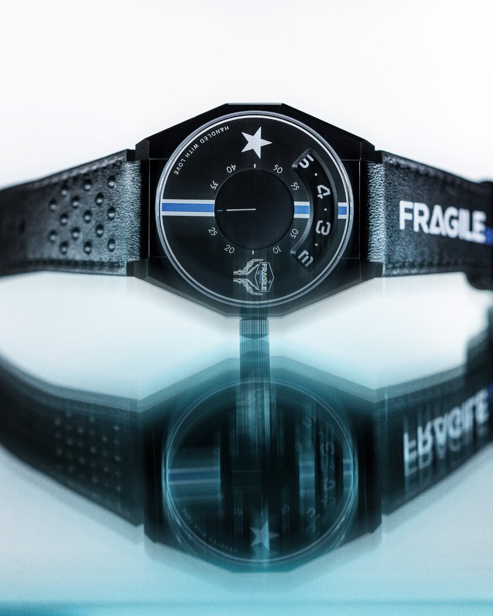 Anicorn_Watch's tweet photo. UPCOMING LAUNCH!
.
Handled with Love : Delivering Hope : DEATH STRANDING by @Kojima_Hideo @KojiPro2015 x @Anicorn_Watch - FRAGILE EXPRESS TIME
.
FRAGILE EXPRESS TIME (1st Batch Limited to 200 pcs)
/
New York: 12PM EST  -  26 SEP 2024
Hong Kong: 12AM HKT  -  27 SEP 2024
Tokyo: 1AM JST  -  27 SEP 2024
/
@HIDEO_KOJIMA_EN @KojiPro2015_EN
/
#DS #DeathStranding #Fragile #Kojima #KojimaProductions #Anicorn #anicornwatches