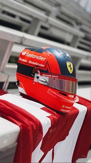 FerrariItalia10's tweet image. Charles Leclerc tribute Gilles Villeneuve helmet