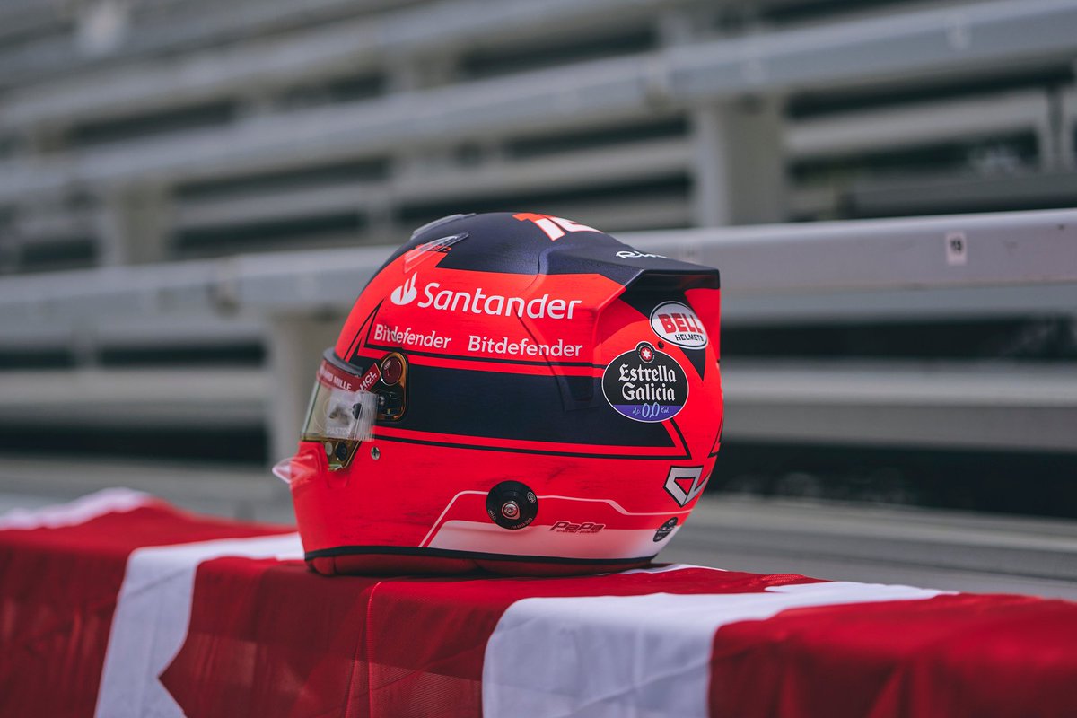 FerrariItalia10's tweet image. Charles Leclerc tribute Gilles Villeneuve helmet