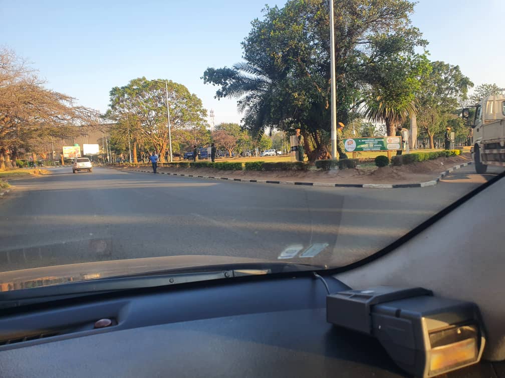 diamondtvzambia's tweet photo. DEVELOPING STORY 

Scores of police officers have been deployed at the Supreme Court ahead of today's hearing and determination by the Constitutional Court of former President, Edgar Lungu's eligibility case to contest future elections.

Diamond Media will broadcast live activities as they unfold at the Constitutional Court. 

#NewsOnTheGo