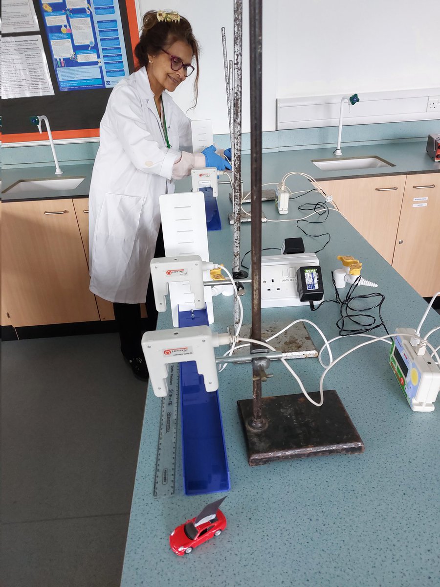 Our super Senior Technician <a href="/minigemshah/">Gemini Shah RSciTech</a> is already setting up the Physics demos ready for <a href="/StanboroughS/">Stanborough School</a> Open Evening on Thursday! Here are the light gates for speed and acceleration. See you there?