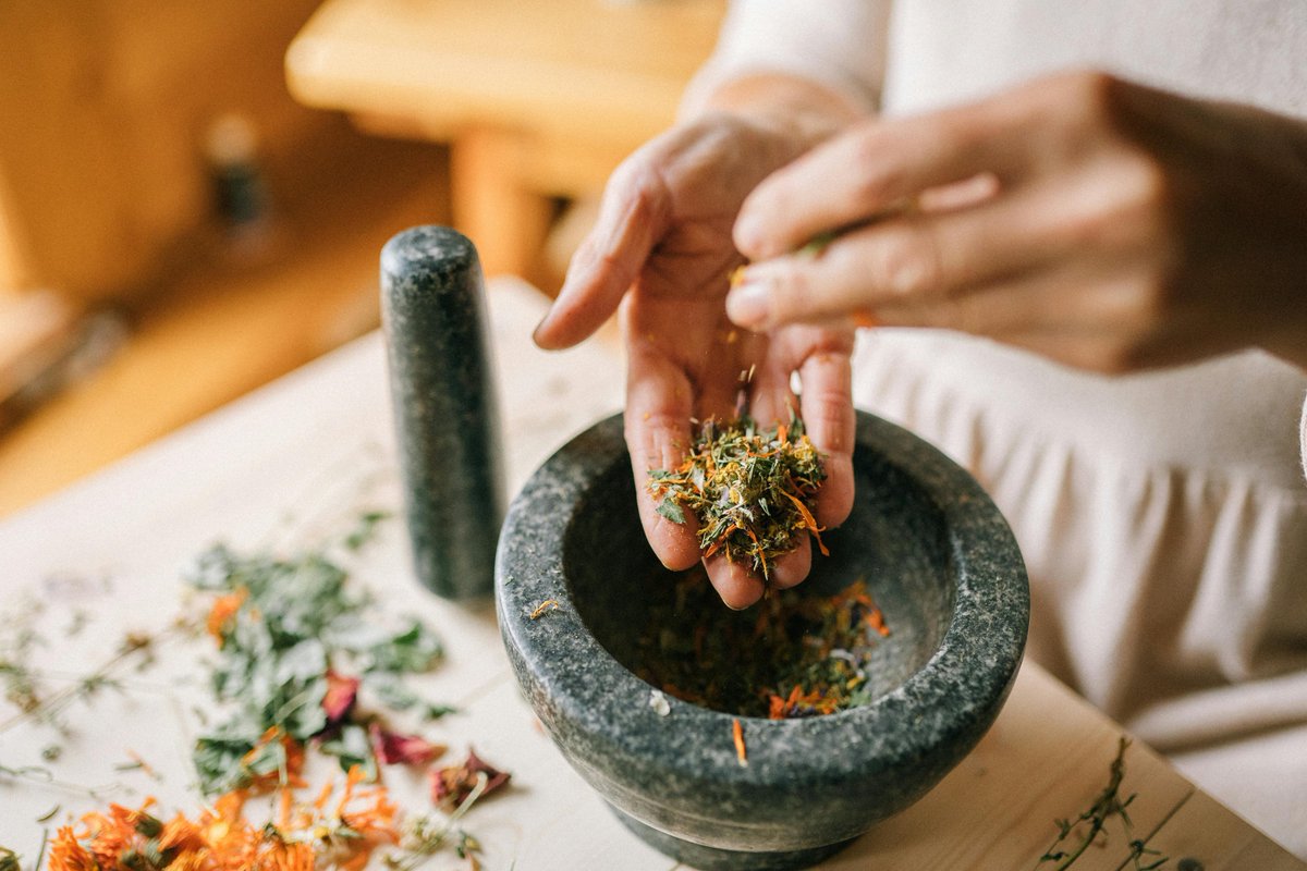 momskitchstuff's tweet image. Ancient Tool: Mortar and pestles have been used for thousands of years to grind spices, herbs, and grains into pastes or powders

#KitchenStuff #KitchenEssentials #CookingTools #KitchenGear #KitchenSupplies #CulinaryTools #KitchenGadgets #KitchenMustHaves #CookingEssentials