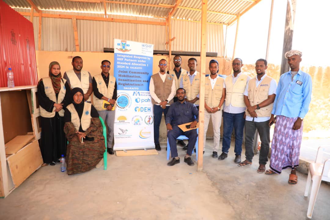 KaahRelief's tweet photo. Integrated response by SHF partners @swcca1 @IMC @PAH #KAAH @SRC_Reliefteam @FOOSomalia #TARDO #DEH @somalipeaceline  under standard allocation 1 2024 in #SouthGalkacyo Joint community mobilization sensitization and beneficiary registration in #SouthGalkacyoDagari🙏🏽 @shf_somalia https://t.co/pWoa4Ls4lx