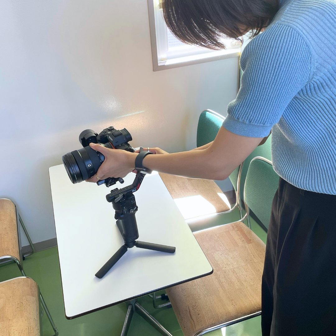 UMC1898's tweet image. YoutubeやInstagramの撮影用に新しく機材を導入しました！
より動きのある動画を撮影できるようになりました📷
早速、もうすぐ予定している会社運動会で使いたいと思います。
機材に慣れるように練習中です💪
#DJIRS4
#Gopro13
#広報担当
#広報担当と繋がりたい
#okayama
#岡山
#内山工業
#製造業