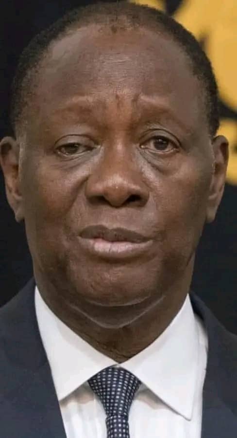 MaMon45051's tweet photo. La côte d'ivoire est devenu le premier pays en Afrique où les #woubis se montrent fièrement d'être #woubis. Quel honte!
Voici la personne qui a amené le #woubiyisme en côte d'ivoire. https://t.co/oth0A6s7wf