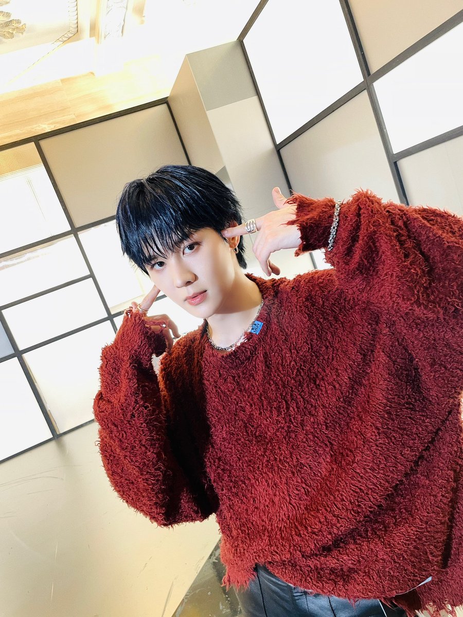 WayV_official's tweet photo. 𐙚🐻ˏ⭒˚⋆💐୧ ˚

#クン #KUN #钱锟 #쿤 
#WayV #威神V
#GoHigher #WayV_GoHigher
#TheHighest #WayV_TheHighest https://t.co/CcbNbZgSdj