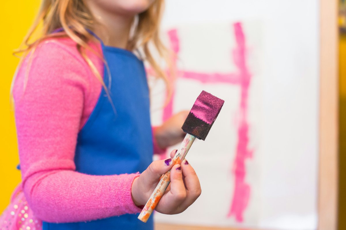 EEF (@educendowfoundn) on Twitter photo "Painting large-scale gives children the opportunity to develop their core stability as well as strengthen the muscles in their hands, wrists and shoulders.”
<a href="/eyfs_sineadmc/">Sinéad McMahon</a> talks about the importance of providing mark making opportunities young children.
eef.li/0B2T6V "Painting large-scale gives children the opportunity to develop their core stability as well as strengthen the muscles in their hands, wrists and shoulders.”
<a href="/eyfs_sineadmc/">Sinéad McMahon</a> talks about the importance of providing mark making opportunities young children.
eef.li/0B2T6V