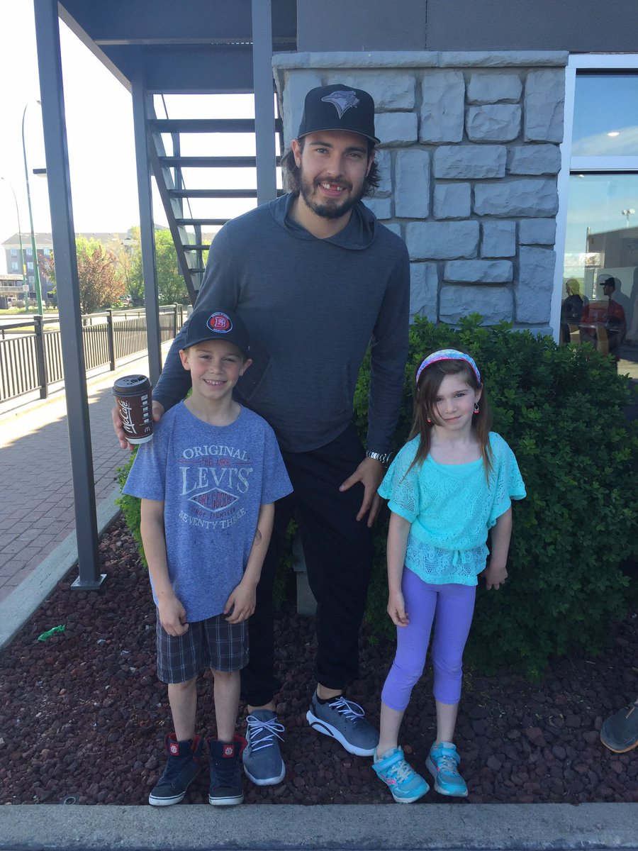 D Simonson tweet media