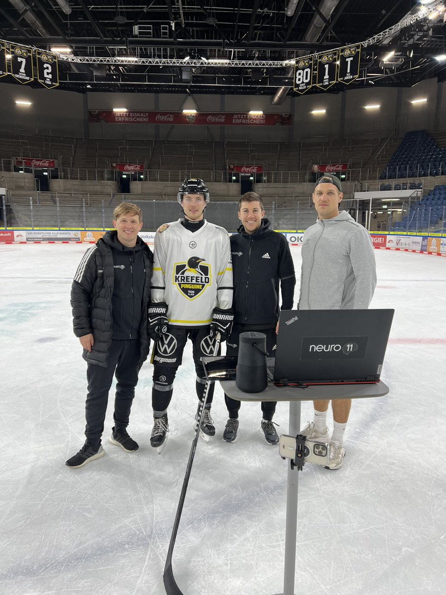 neuro11official's tweet photo. Neuroscience 🧠 meets Ice hockey 🏒.

Brilliant brain training session with Maxi Söll from the Krefeld Penguins, many thanks!

#trainyourbrain https://t.co/AJU6rwdyNZ