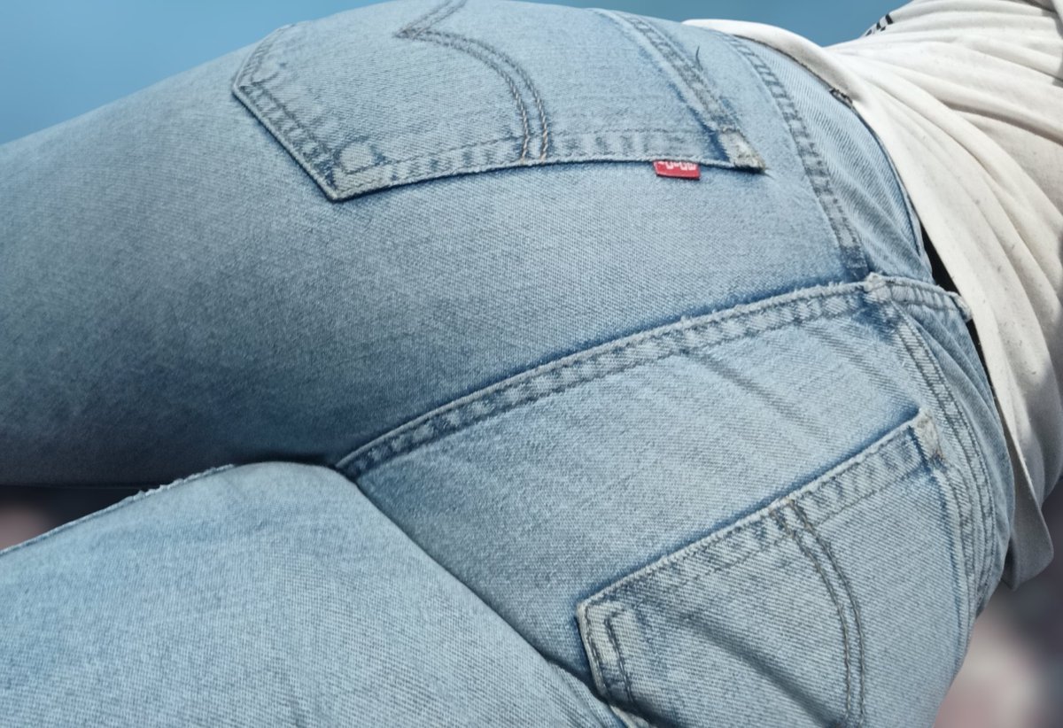 ZorritaFem69's tweet photo. Es normal que me ponga jeans ajustados y me caliente de solo pensar que se me quedan viendo mientras camino y sentir que me manosean extraños en la callé? 🥵 Que ganas de que se me peguen y me rosen su bulto en mis nalgas 🤤 https://t.co/D4NR2xp9UO