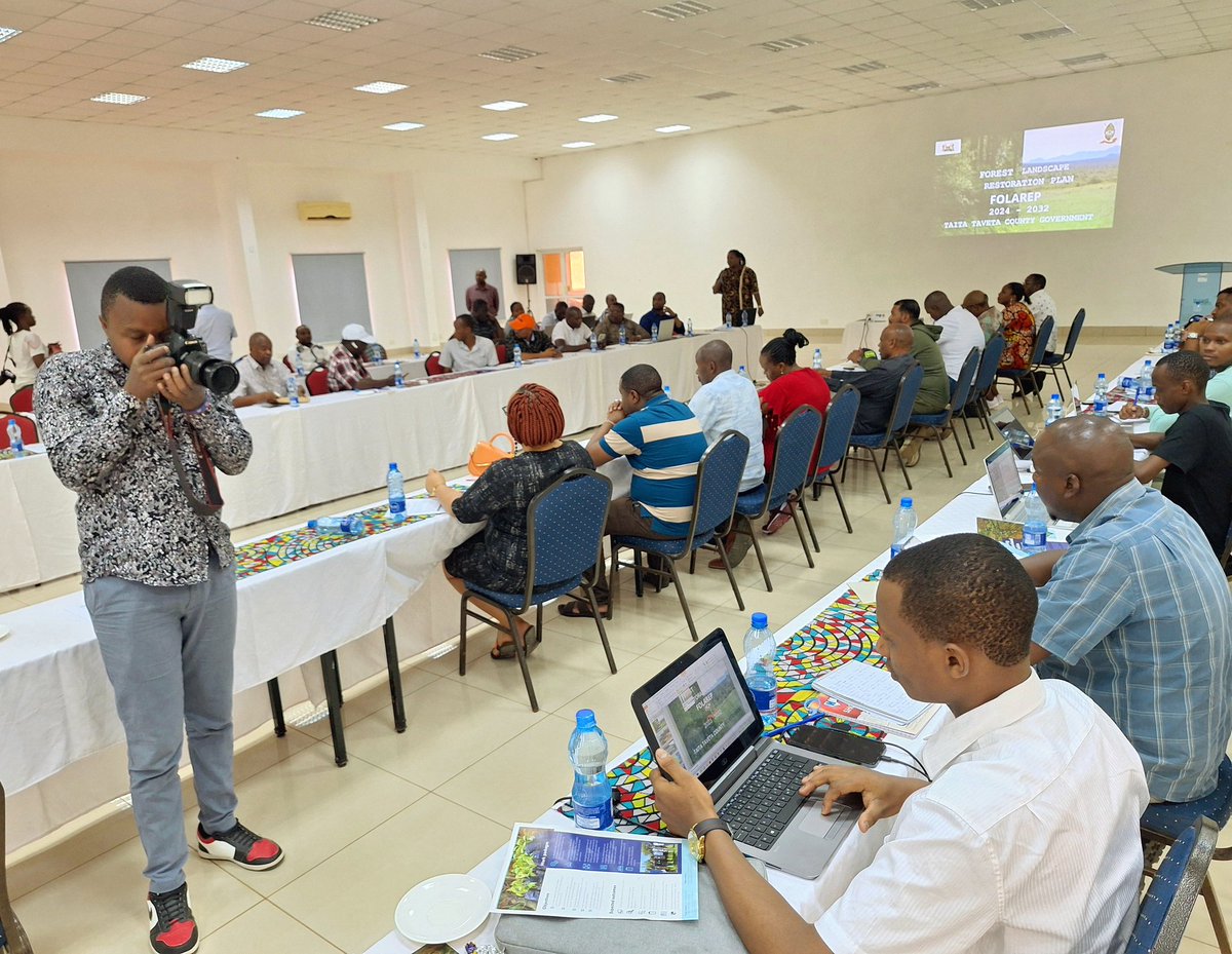 TaitaTaveta006's tweet photo. 🌿 Excited to announce an information sharing session with Members of County Assembly on the draft #FOLAREP! Their enthusiasm for conservation is inspiring, and together, we can legislate for climate action and restore 226,420ha of our diverse ecosystems! 🌍💚 #ClimateAction https://t.co/9xDu46qyqj