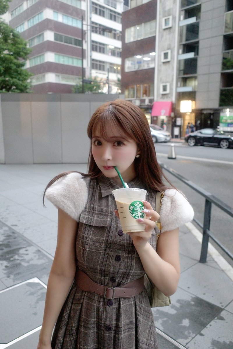 今夜20時発売の袖ファーワンピ🐈🤎

19時頃から商品紹介
インスタライブするので
ぜひみにきてね♡ https://t.co/nFVlwGFbZD