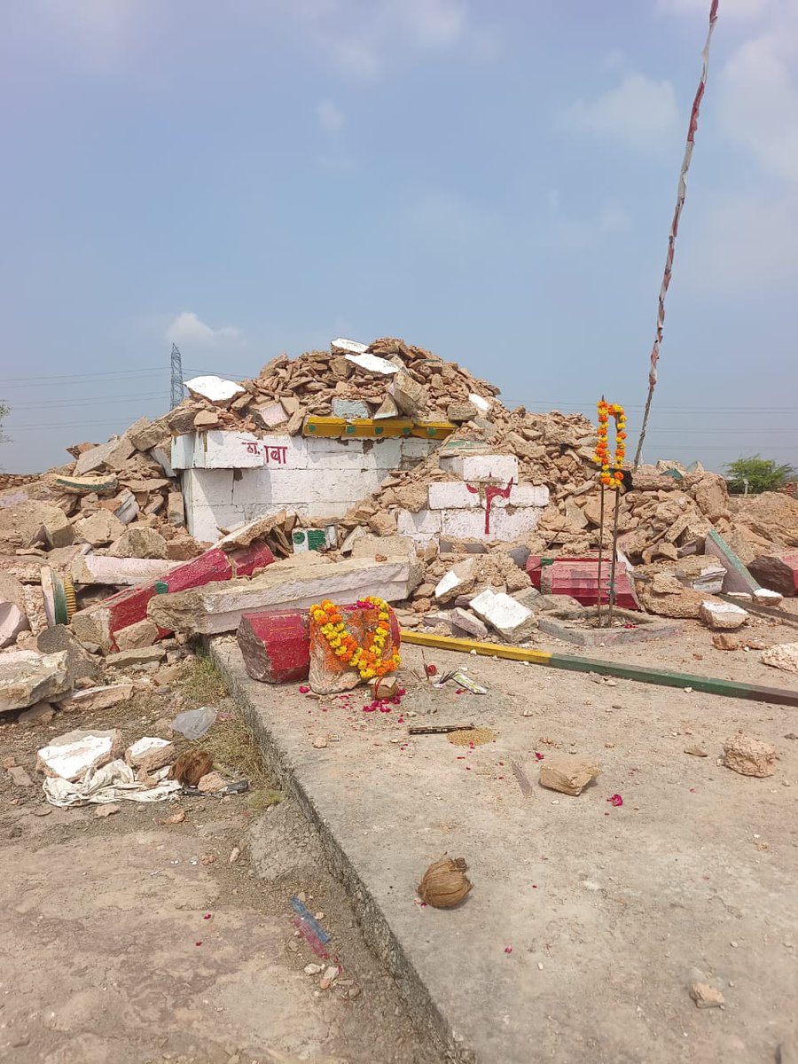 kp_singh006's tweet photo. #छतरी_वही_बनाएंगे
#बदला_लेकर_ही_रहूंगा_अपमान_का 
@Bhupesh https://t.co/GGASg6TEBU