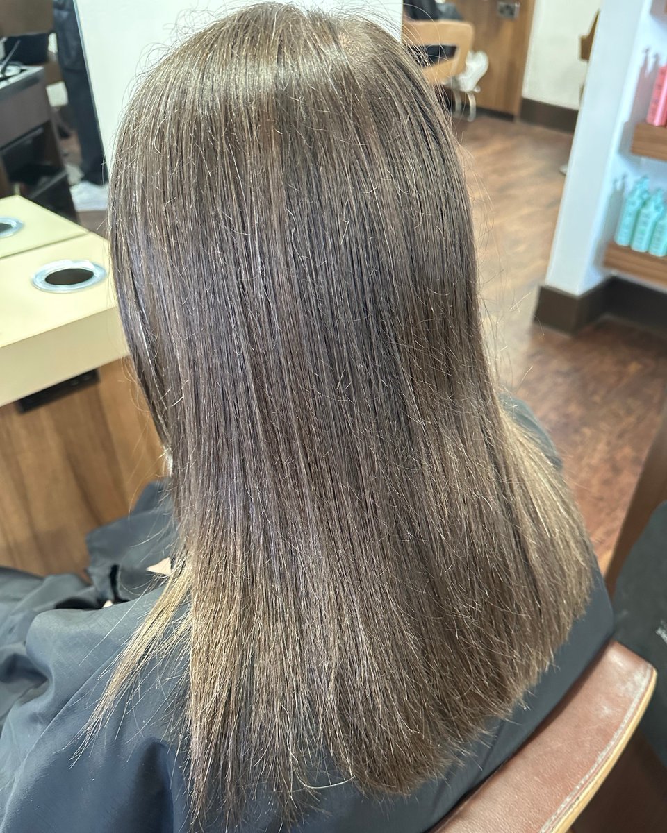 paulkemphair's tweet image. It was a huge day for Alisha, from her natural never been coloured hair to this super subtle but rich colour by Izzy 🤎

#paulkemphairdressing #richhair #virginhair #autumnhair #warringtonhair