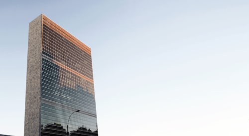 #Meloni all’#ONU. La presidente del Consiglio italiano è consapevole che è un #diritto per gli #africani (e non solo) #emigrare, ma... 
Di <a href="/Rossi10Miriam/">Miriam Rossi</a> su unimondo.org/Notizie/Meloni…