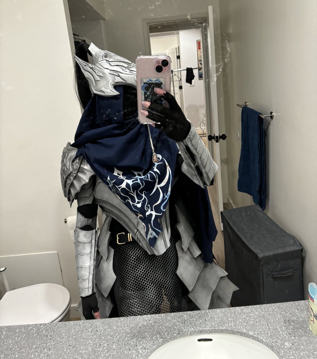 cyberlillycos's tweet image. I know the mirror is dirty but I’m literally him