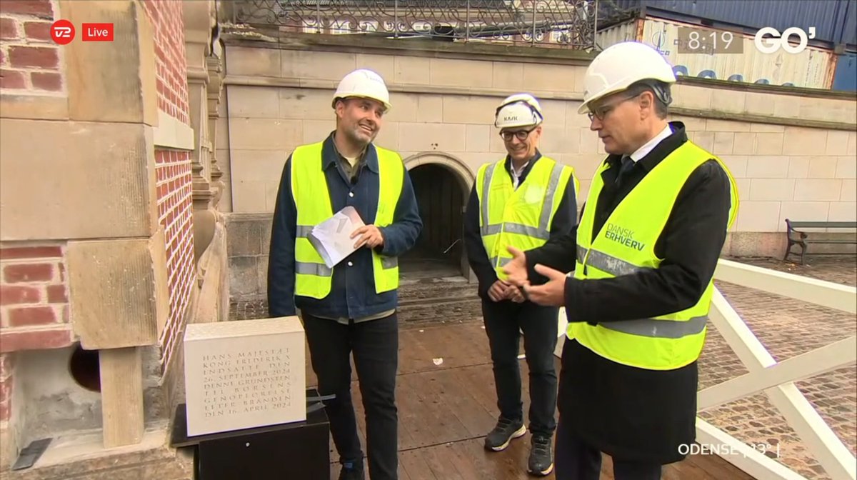 I dag fejrer vi, at Børsen fylder 400 år! Og det markerer vi med grundstensindsættelse fra H.M. Kong Frederik X, der er starten på et nyt kapitel: Genopførelsen af Børsen. Så nu får danskerne hele landets Børsbygning tilbage. Det glæder jeg mig helt vildt til 🙏