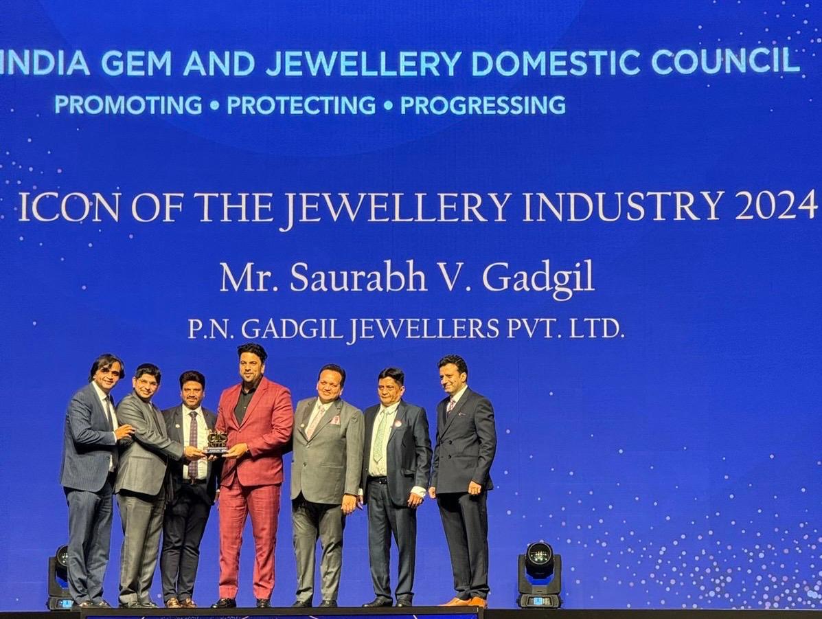 saurabh_gadgil's tweet photo. Last night, I had the distinct honour to be recognized as an Icon of the Jewellery industry at the GJS Night, hosted by the Gems and Jewellery Council! This is our first award after we become a Listed company!

#grateful #awardwin #GJC #GJS2024 #PNGJewellers #Thinkpure https://t.co/wfzmwKHtIb
