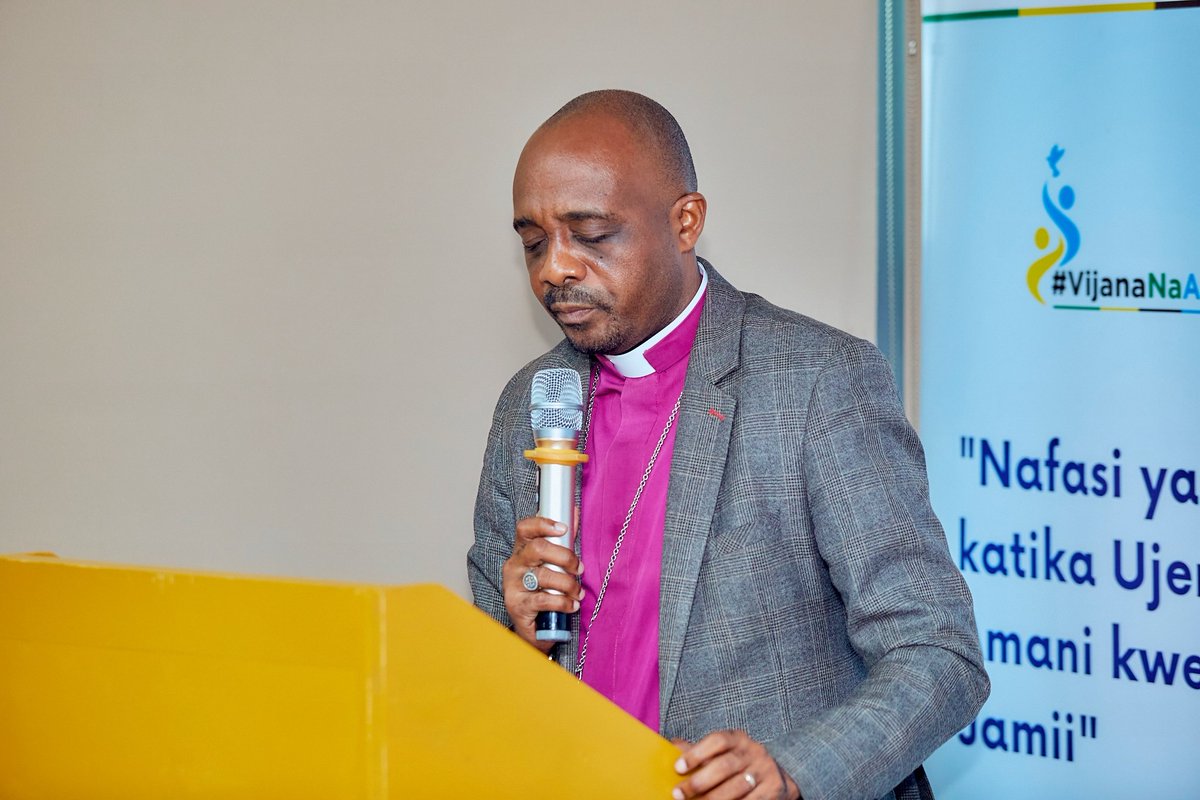 AMANI ni TUNU tuliyopewa na Mwenyezi Mungu, hivyo tuna wajibu wa kuhakikisha hatuipotezi. Mbali na kusimamia mikakati na sheria, tunapaswa pia kupeleka sala na dua zetu ili nchi yetu idumu katika amani, utulivu na umoja.

#GlobalPeace #Interfaith #Tanzania