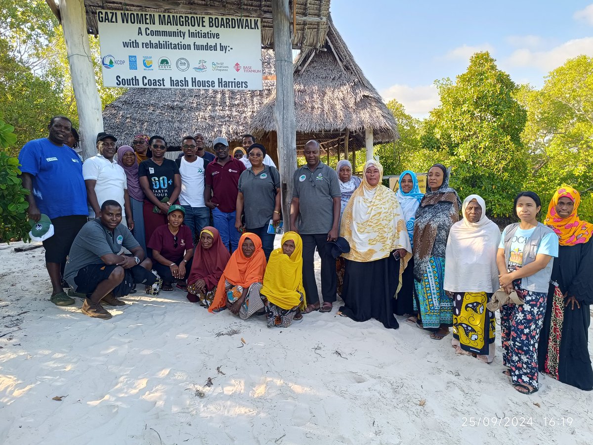 Yesterday 25th September the team went to the Gazi bay and Vanga bay as part of learning how communities are involved in the conservation of mangroves. This is part of the BENGO p@imsudsm <a href="/LNtibona/">Loyce Ntibona</a> <a href="/MwambaoCCN/">Mwambao Coastal Community Network Tanzania</a> <a href="/NCSecretariat/">Nairobi Convention</a> <a href="/smarter_earth/">Smart Earth</a> <a href="/WWF_Deutschland/">WWF Deutschland</a>