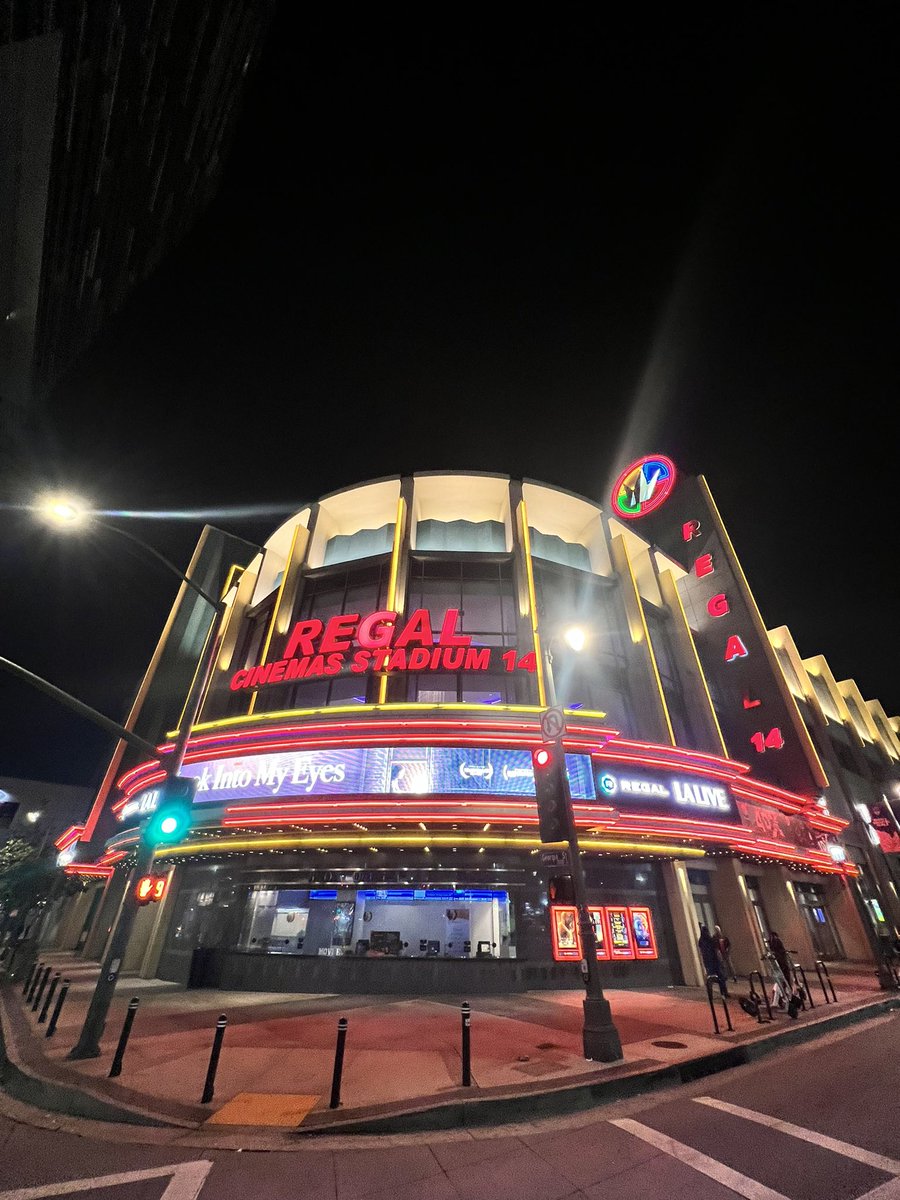 LA Friends: #Párvulos screens HERE (Regal Downtown) in a huge theater tomorrow (Thursday) at 10pm, as part of the <a href="/holamexicoff/">HolaMexico Film Fest</a> !!!!!!
Whos coming?
LA Premiere!!!!!!

Last tickets: tickets.holamexicoff.com/websales/pages…