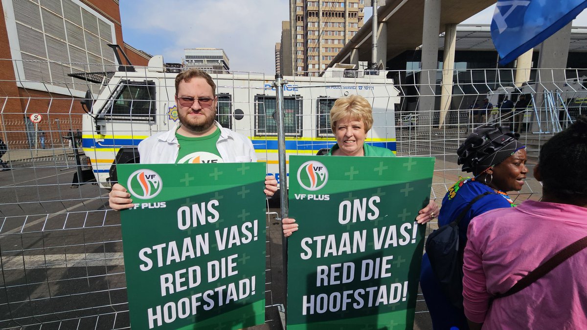 MarkSurgeon2's tweet photo. Today we stand with @CilliersB and the Tshwane Coalition @tshwane_mayor
The VF Plus fights for the continued improvement of the Capital City.
#vfplus
#ourda
#tshwane
#cilliersbrink https://t.co/Q8j67lAgQF