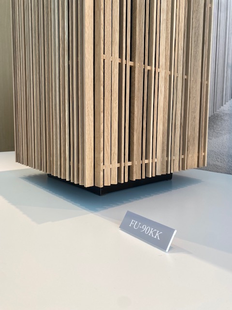 隈研吾氏デザイン監修の空気清浄機ができました。木工職人さんの手で