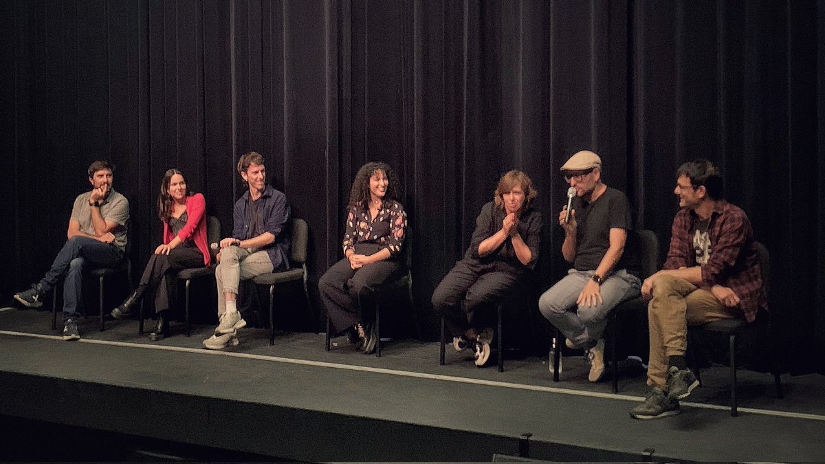 Amb el micro a la mà i rodejat de talent presentant l'obra "RA RA RA" pel centenari de la mort d'Àngel Guimerà.  
#AnyGuimerà #teatre