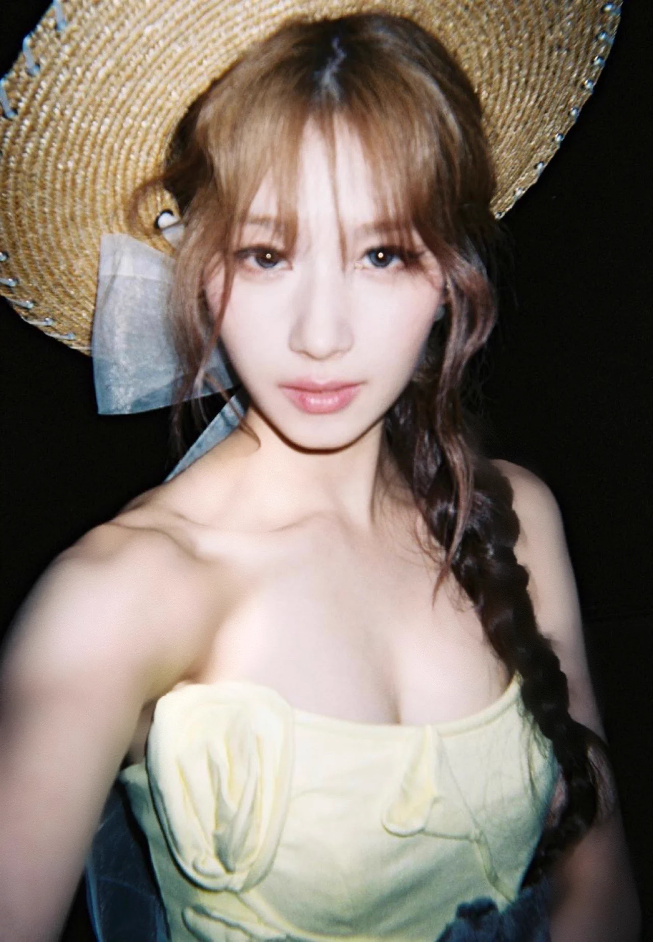 GYYlCeaWoAAH9j-?format=webp&
