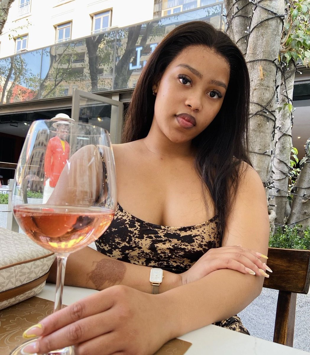 flavinekalalyxe's tweet photo. Tu as besoin de 50K♥️✅?.
Dépose ton @flavinekatala  fOllOw ♥️✅en suite RT . https://t.co/a4ZbPEwBWG