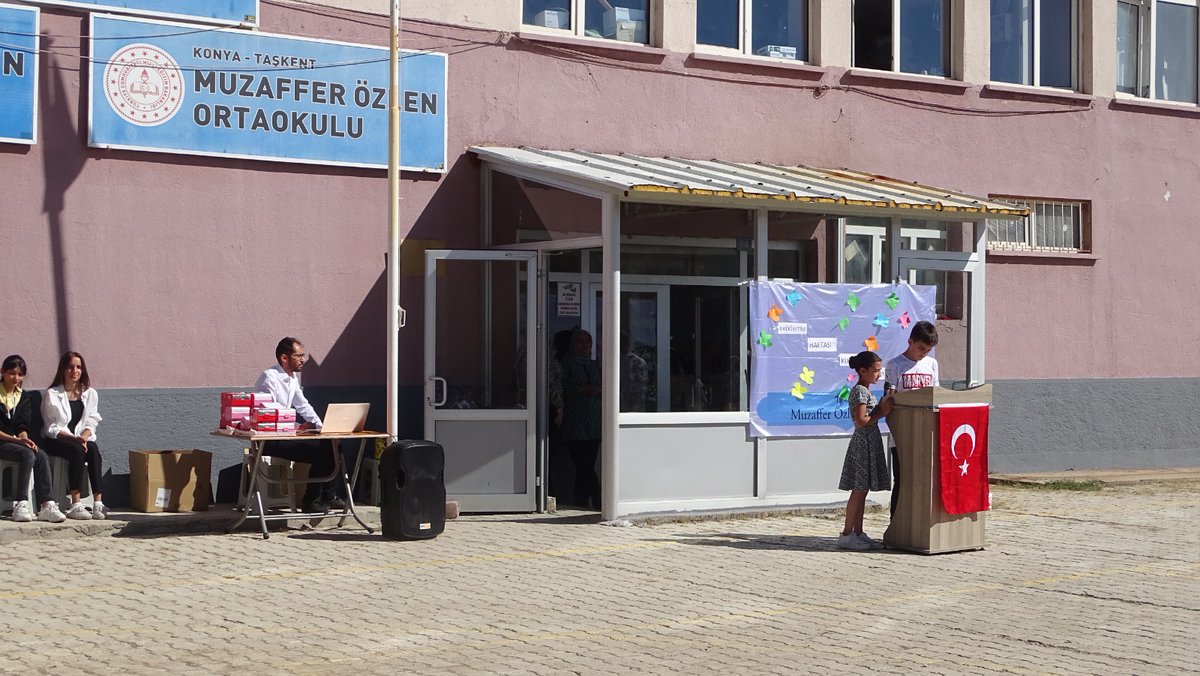 TaskentMEM's tweet photo. 2024-2025 Eğitim Öğretim Yılı İlköğretim Haftası Kutlama Programı Sayın Kaymakamımız Muhammet YÜCETAĞ, Belediye Başkan Yardımcısı Sayın Ali Rıza AKDEDE, İlçe Milli Eğitim Müdürü Sayın Abdullah DÖNMEZ ve Diğer Kurum Amirlerinin katılımı ile MuzafferÖzlen Ortaokulun'da gerçekleşti. https://t.co/cehCughpvo