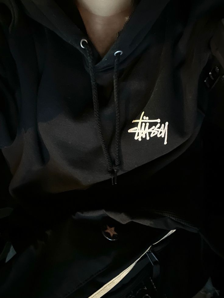 cjmtwo's tweet image. why must i suffer in this chaos every year 🤦🏻