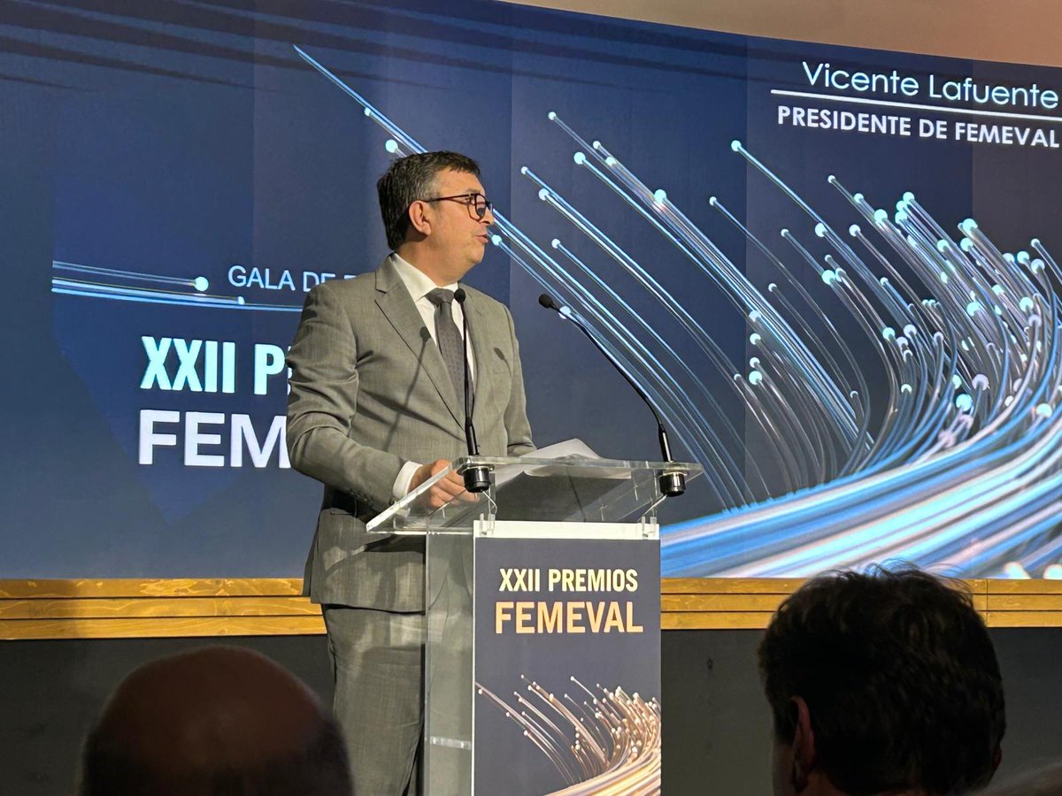 FEMPAlicante's tweet photo. Esta semana hemos tenido el placer de acompañar a @FEMEVALes en su importante entrega de galardones que celebró en #Innsomnia, presidido por la consellera de Hacienda, Economía y Administración Pública, Ruth Merino,🏆👏.
#InnovaciónEmpresarial #PremiosEmpresariales #FEMPA https://t.co/eTUXcVIfGw