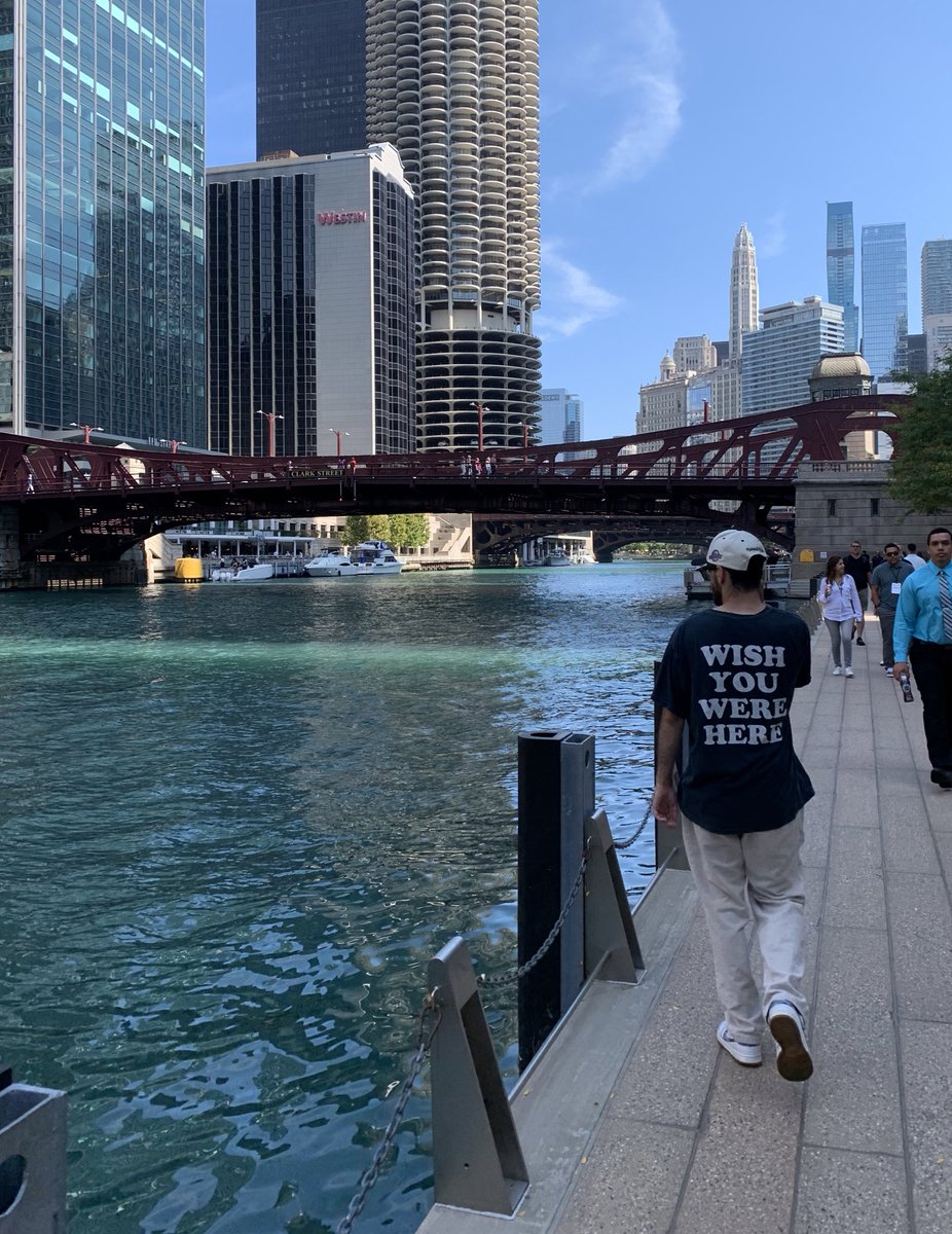 barbararayee's tweet photo. Love you Chicago https://t.co/CAX1oztZuu