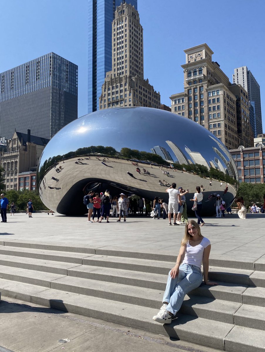 barbararayee's tweet photo. Love you Chicago https://t.co/CAX1oztZuu