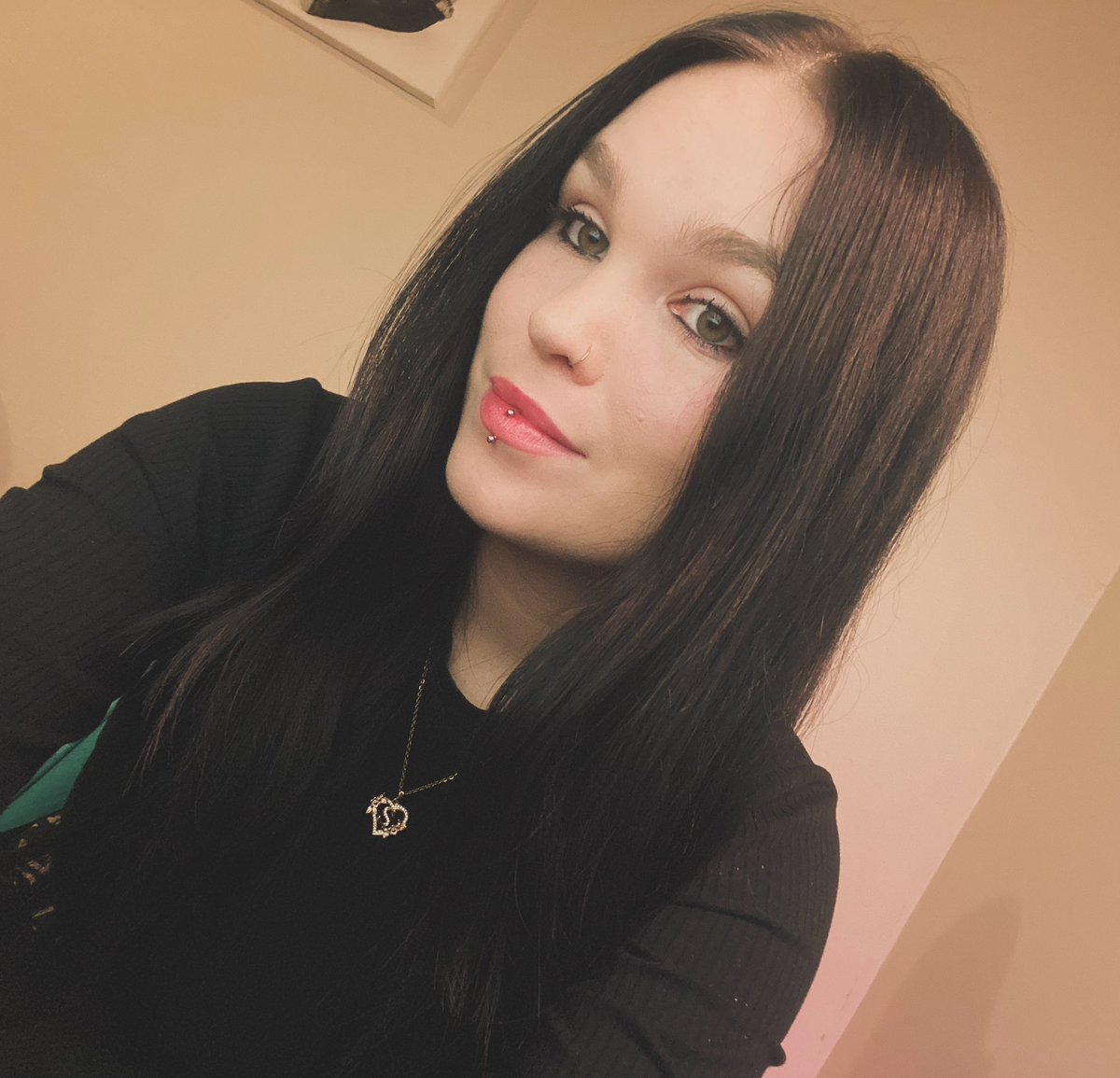 Shazzah95x's tweet photo. 🖤 https://t.co/6vKcNzsZu4